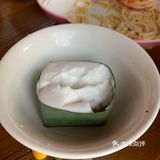 店里的免费柠檬水杯里还有一根胡萝卜