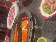 -宽板凳老灶火锅(台湾街店)