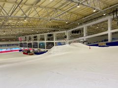 -乔波室内滑雪场