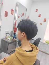 -LILI·HAIR SALON理理造型