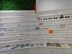 -美式眼镜·授权蔡司.依视路.尼康.豪雅.明月(南翔印象城店)
