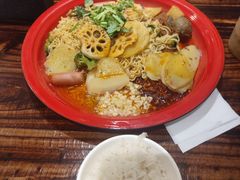 -老街称盘麻辣烫(东方新天地店)