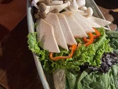 -老牌坊云南鱼豆花火锅(哈西万达店)