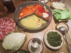 -巴卤社老火锅(财富店)