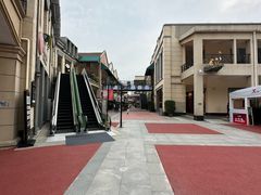 -王府井奥莱临潼小镇(临潼店)