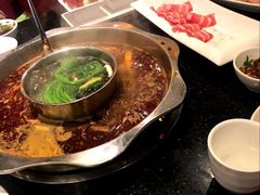 -小天鹅火锅·一线江景洪鼎旗舰店(洪崖洞店)