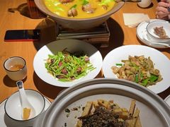 -帅巴人舅母子腊蹄民俗村
