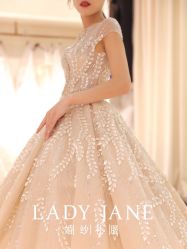 -Lady  Jane高端婚纱礼服馆
