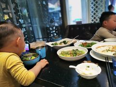 -河畔春天时尚餐厅