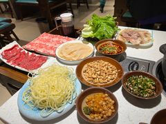 -贵府酸汤牛肉火锅·贵州老字号(飞山街店)