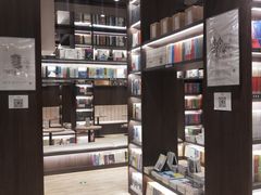 -钟书阁(群光广场店)