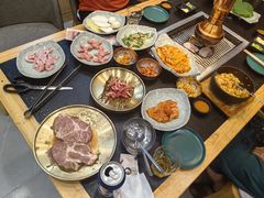 -臻牛烤肉