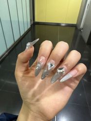 -丽心自助美甲美睫