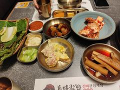 -草家酱蟹炭火烤肉店(珲春南路二店)