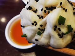 鲜肉生煎-老半斋(福州路店)