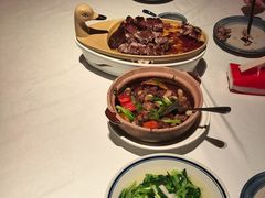 -八府香鸭·啫啫煲(华山路店)