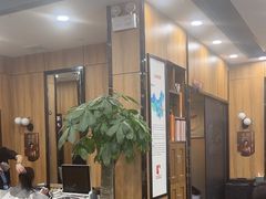 -百联临沂购物中心(临沂路店)