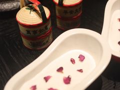 双皮奶-鲜璟台·地标景观餐厅(上海中心店)