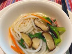 三鲜米线-香巴拉云南餐厅(华莱坞店)