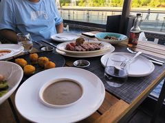 -MONICH牛排融合餐厅(和义大道购物中心店)