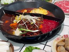 -扎起市井老火锅(乐山总店)