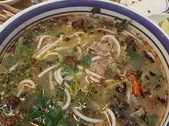 -云阿蛮云南生烫牛肉米线(奉贤路店)