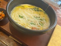 -银米·云南传统过桥米线(双廊黑金冠店)