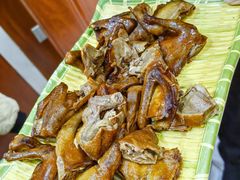 黄泥熏鸽子-八次方密云水库鱼粘卷子·熏鸽子·农家菜