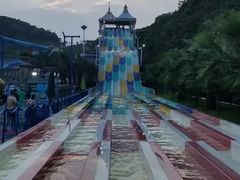 -平湖九龙山乐满地水上乐园