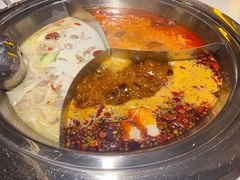 -老房老舍重庆火锅(假日城市店)