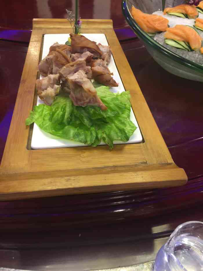 御花园味道名厨-"又改名了,名字颠倒了顺序成了名厨味道.这.