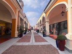 -佛罗伦萨小镇广佛名品奥特莱斯(疏港路店)