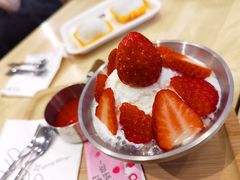 雪山草莓-满记甜品(巴黎春天宝山店)