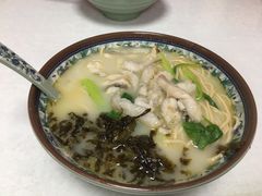 招牌黄鱼面-明呈黄鱼面馆(斜土路店)