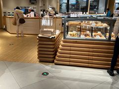 面包甜点陈列柜-七鲜超市(瑞虹天地太阳宫店)