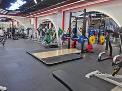 -英派斯健身旗舰店(海信国际中心馆)