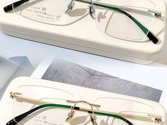 -美式眼镜·授权蔡司.依视路.尼康.豪雅.明月(人民广场店)