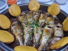 鱼锅饼子-五谷丰登农家院·地道胶东菜·海鲜烧烤(威海店)
