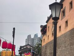 -白象居