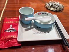 -魏铭鱼头捞饭(晋阳路店)