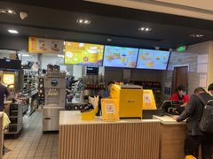 -麦当劳(上海虹桥站30B检票口楼上)