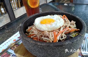Beef and Enoki Mushroom Stone Pot Rice Bowl