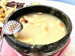 -墨脱石锅椰子鸡•海鲜糟粕醋(榆亚路店)