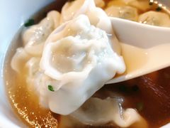 野荠菜鲜肉馄饨-南小馆(迪士尼小镇店)