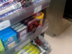 -全家便利店(宜山路站店)