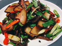 牛肝菌炒猪脸-小河盐帮·私家菜·烤鸭(三元桥·霄云路店)
