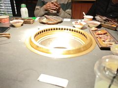 -铭牛烧肉·和牛海鲜自助(高新月牙湖店)