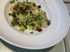 -阿瓦山寨·湘菜现炒·剁椒鱼头王(咸阳总店)