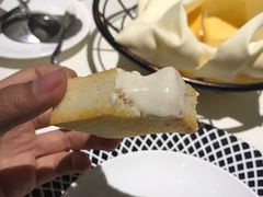 面包佐银雪鱼酱和番茄丁-王品牛排(郑州大卫城店)