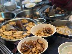 -松树干拌面店
